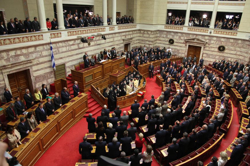 Cumhuriyet Nedir? Temel Özellikleri ve Cumhuriyet Yönetiminin Önemi